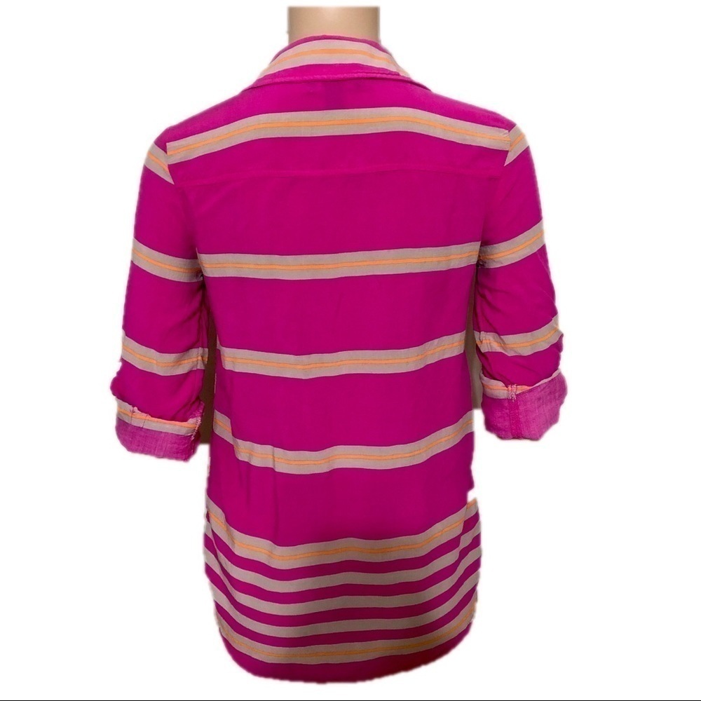 Old Navy Top with Front Pockets - Picture 4 of 11